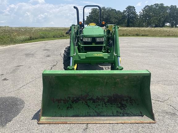 Image of John Deere 5055E equipment image 3