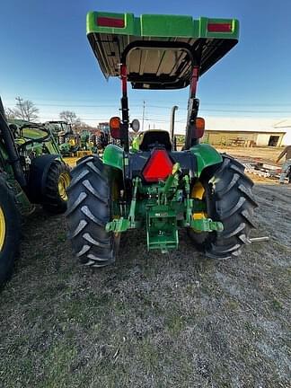 Image of John Deere 5055E equipment image 3