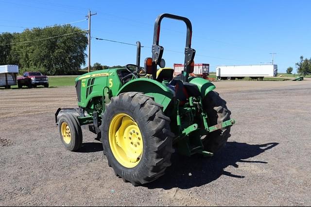 Image of John Deere 5055E equipment image 4