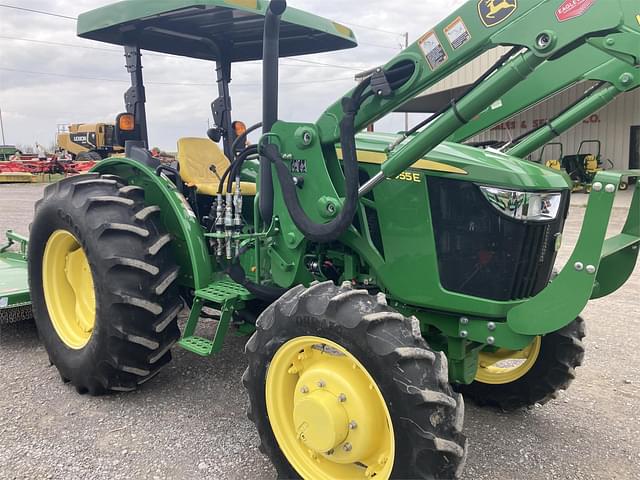 Image of John Deere 5055E equipment image 3