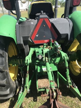 Image of John Deere 5055E equipment image 3