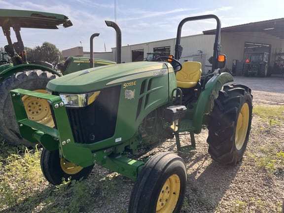 2017 John Deere 5055E Equipment Image0
