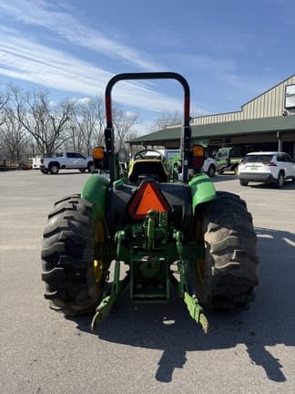 Image of John Deere 5055E equipment image 3