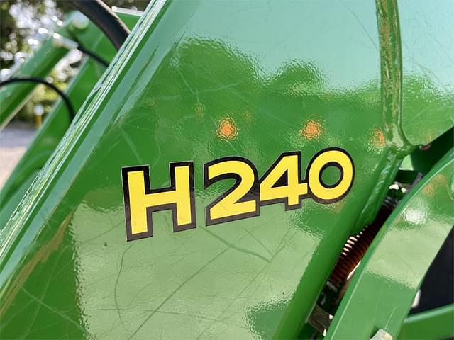 Image of John Deere 5055E equipment image 4