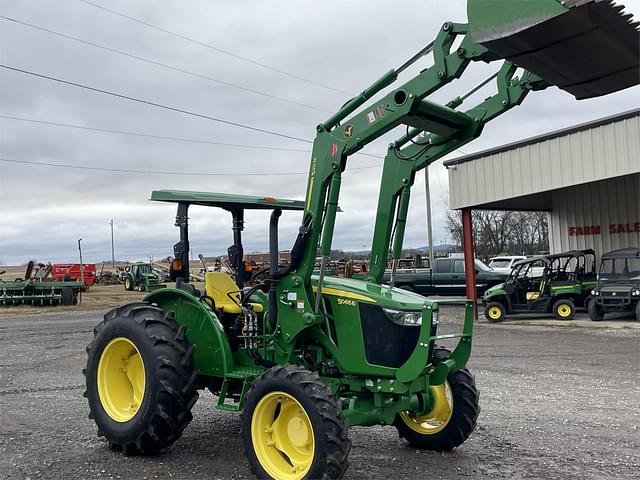 Image of John Deere 5065E equipment image 3