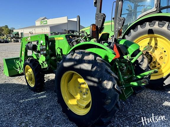 Image of John Deere 5065E equipment image 2