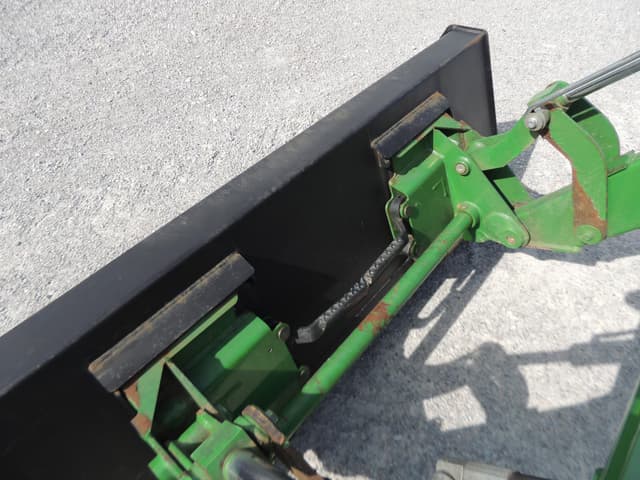 Image of John Deere 5065E equipment image 4