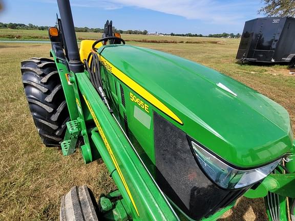 Image of John Deere 5065E equipment image 3