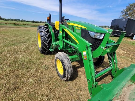 Image of John Deere 5065E equipment image 2