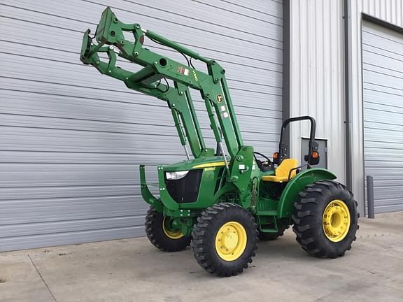 Image of John Deere 5065E equipment image 4