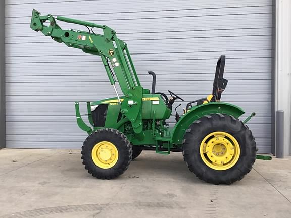 Image of John Deere 5065E equipment image 3