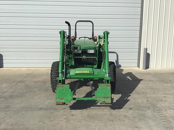 Image of John Deere 5065E equipment image 4