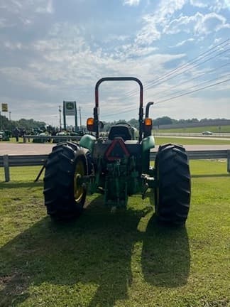 Image of John Deere 5065E equipment image 3
