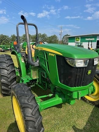 Image of John Deere 5065E equipment image 2