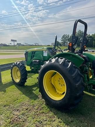 Image of John Deere 5065E equipment image 2