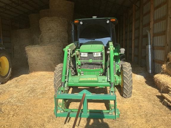 Image of John Deere 5065E equipment image 3