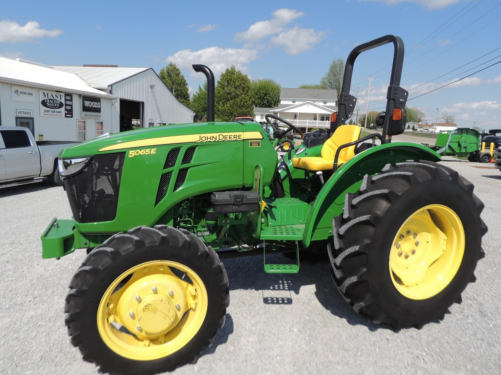 2017 John Deere 5065E Equipment Image0