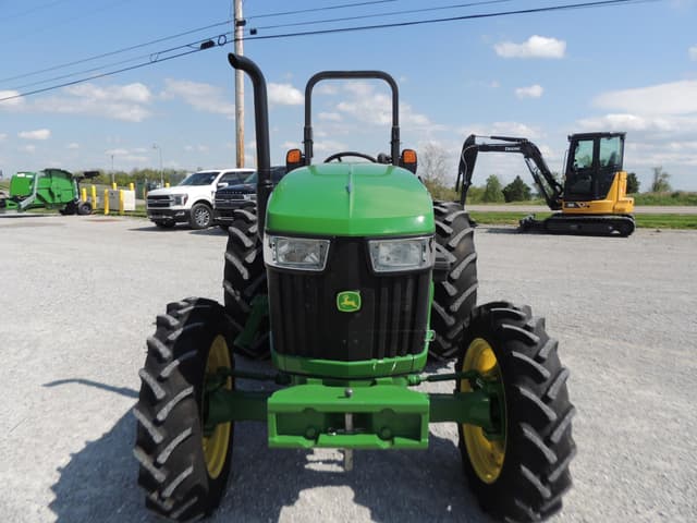 Image of John Deere 5065E equipment image 4
