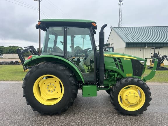 Image of John Deere 5065E equipment image 3