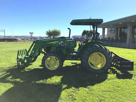 Image of John Deere 5065E equipment image 2