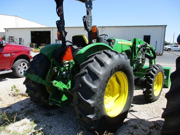 Image of John Deere 5075E equipment image 3