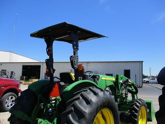 Image of John Deere 5075E equipment image 4