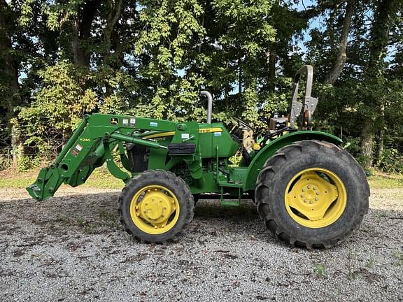 Image of John Deere 5075E equipment image 3