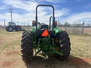 Main image John Deere 5075E 4