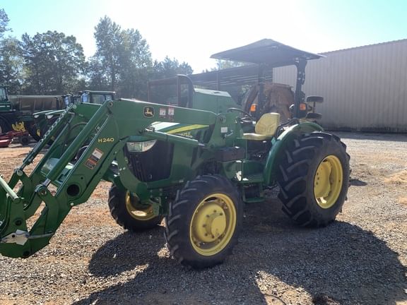2017 John Deere 5075E Equipment Image0