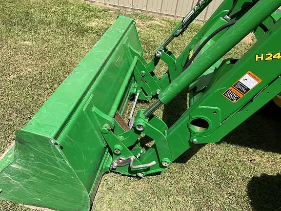 Image of John Deere 5075E equipment image 3