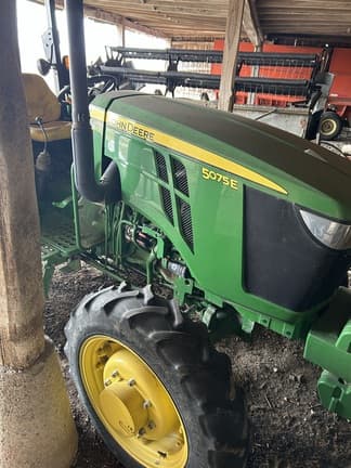 Image of John Deere 5075E equipment image 4