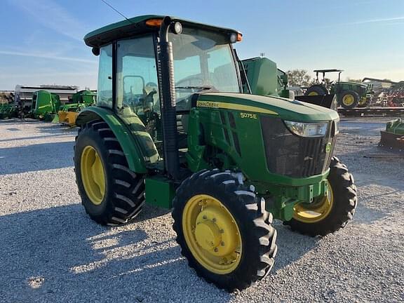 Image of John Deere 5075E equipment image 1