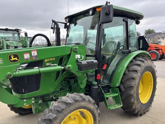 2017 John Deere 5075E Equipment Image0