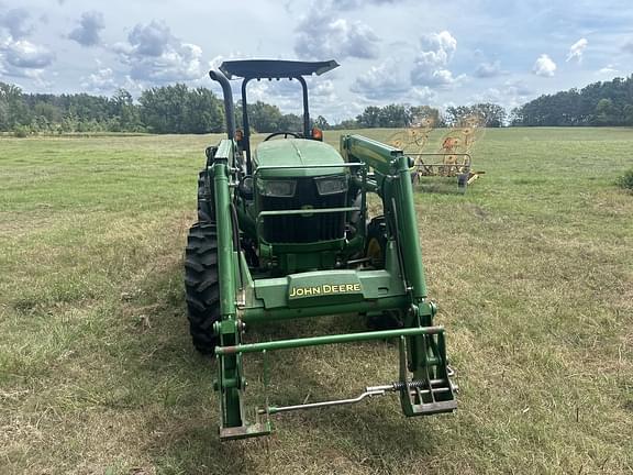 Image of John Deere 5075E equipment image 4