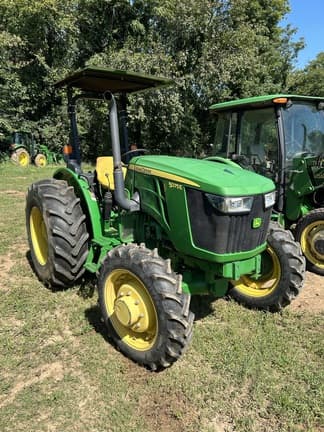 Image of John Deere 5075E equipment image 3