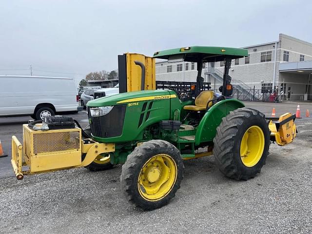 Image of John Deere 5075E equipment image 3