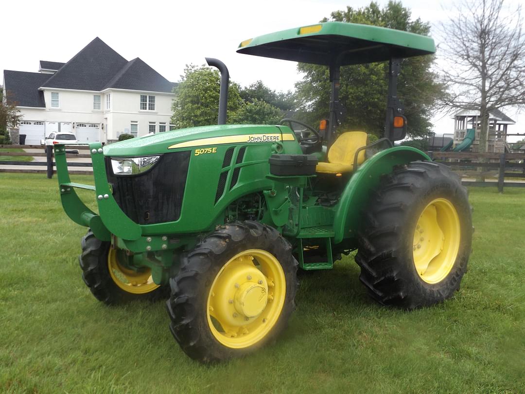 Image of John Deere 5075E Primary image