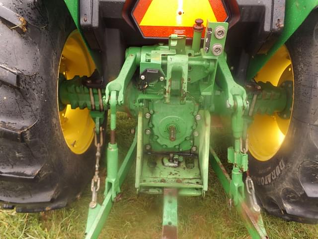 Image of John Deere 5075E equipment image 3