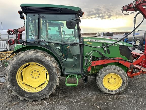 Image of John Deere 5075GN equipment image 4