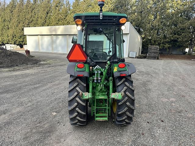 Image of John Deere 5075GV equipment image 3