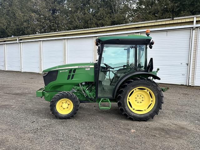 Image of John Deere 5075GV equipment image 1