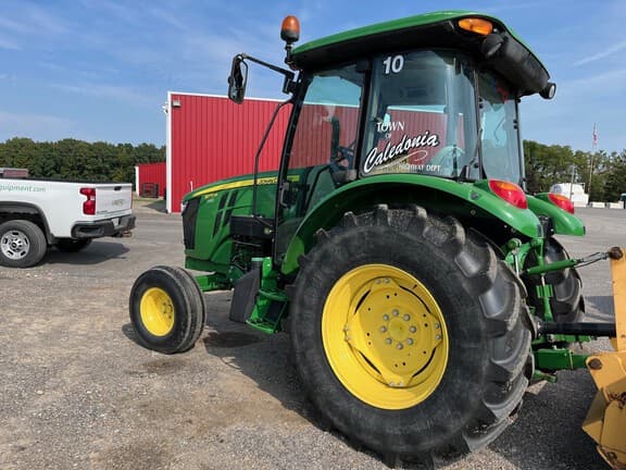 Image of John Deere 5075M equipment image 2