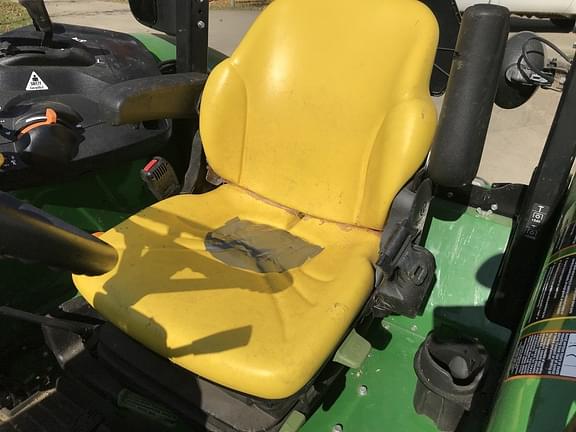 Image of John Deere 5085E equipment image 3