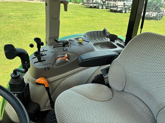 Image of John Deere 5085E equipment image 1