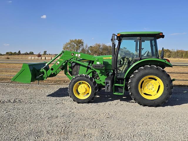 Image of John Deere 5085E equipment image 3