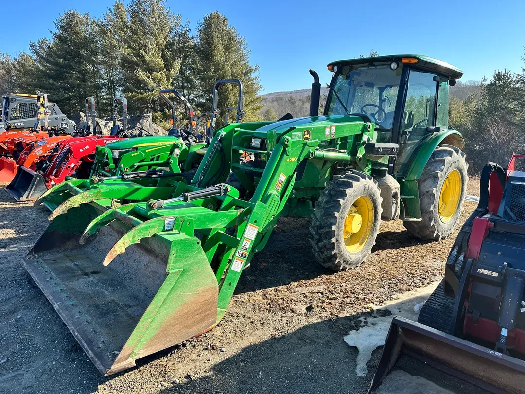 2017 John Deere 5085E Equipment Image0