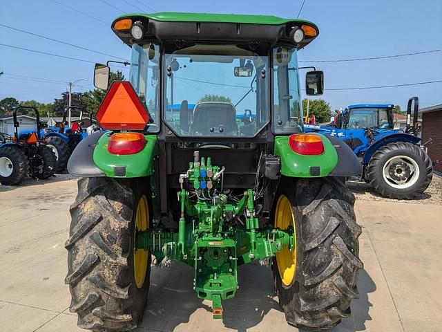 Image of John Deere 5085E equipment image 4