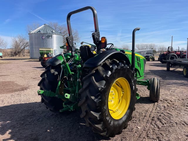 Image of John Deere 5085M equipment image 3