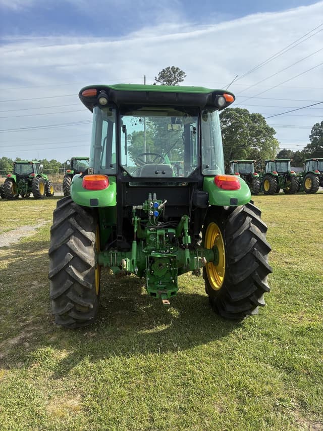 Image of John Deere 5090E equipment image 3
