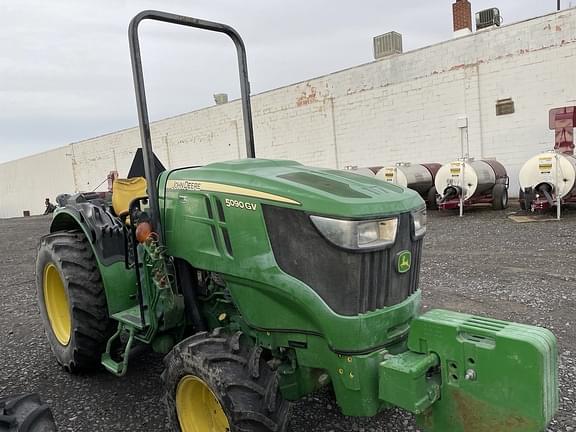 Image of John Deere 5090GV equipment image 4